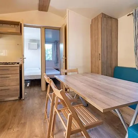 Homair Mobil-homes Les Avignon Parque de Campismo