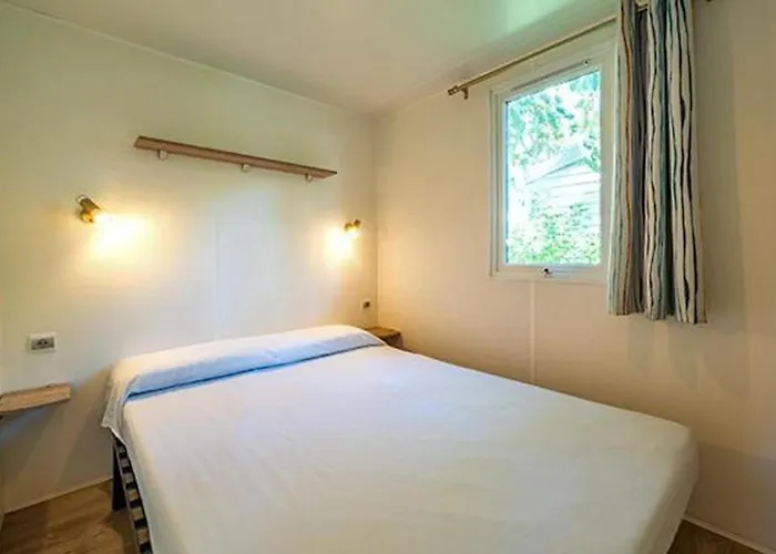 Κάμπινγκ Homair Mobil-homes Les Avignon *